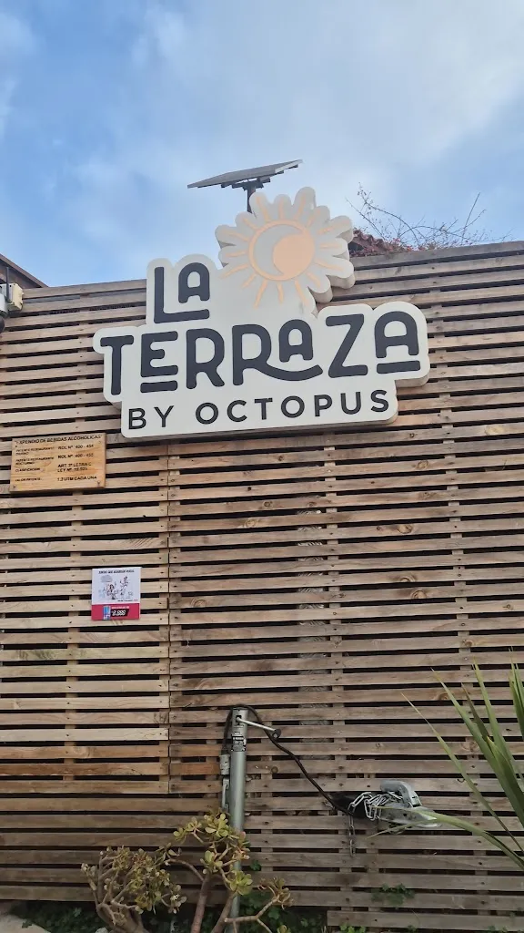 Nathaly Urquiola_La Terraza_Algarrobo_review