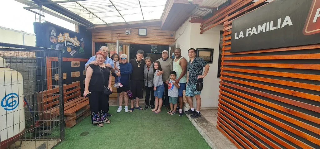 Maria L_La Familia_Algarrobo_review