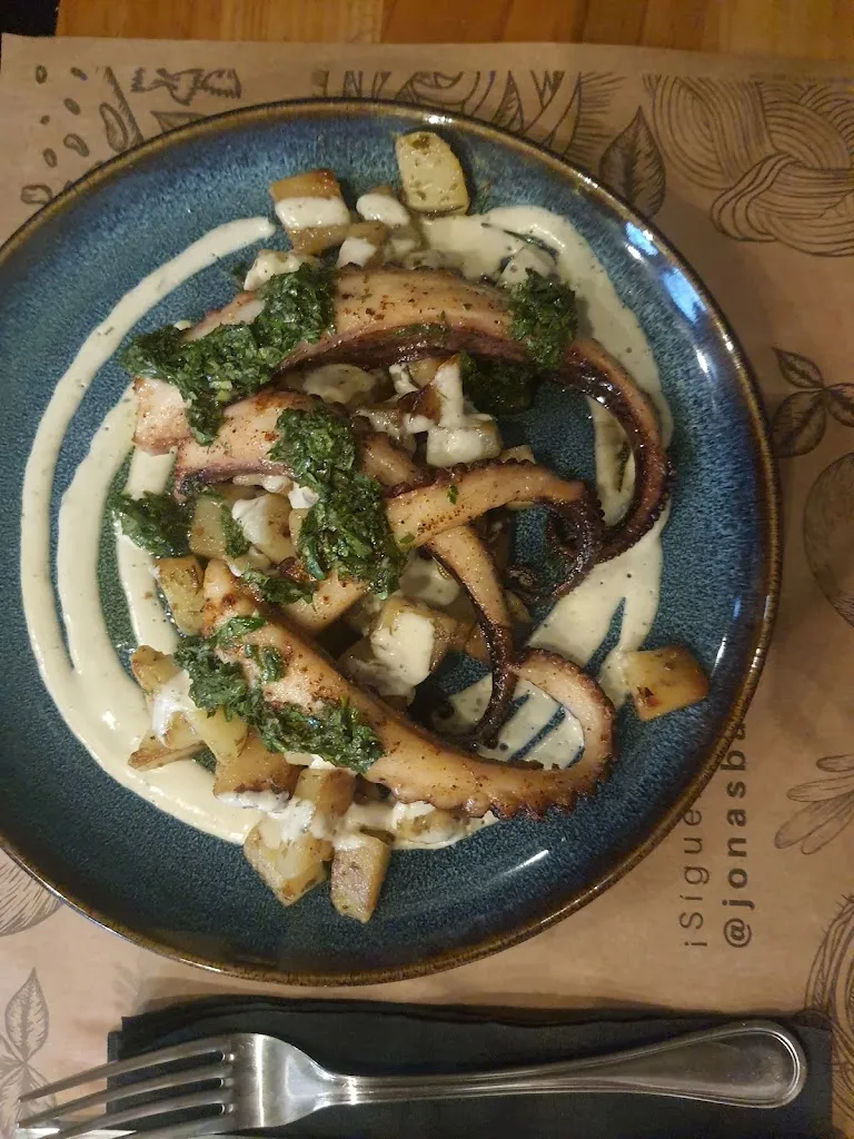 Carolina de la Prida Armijo_Jonás Ballena Restaurante_Algarrobo_review