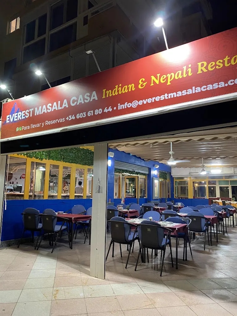 Everest Masala Casa restaurant in Algarrobo