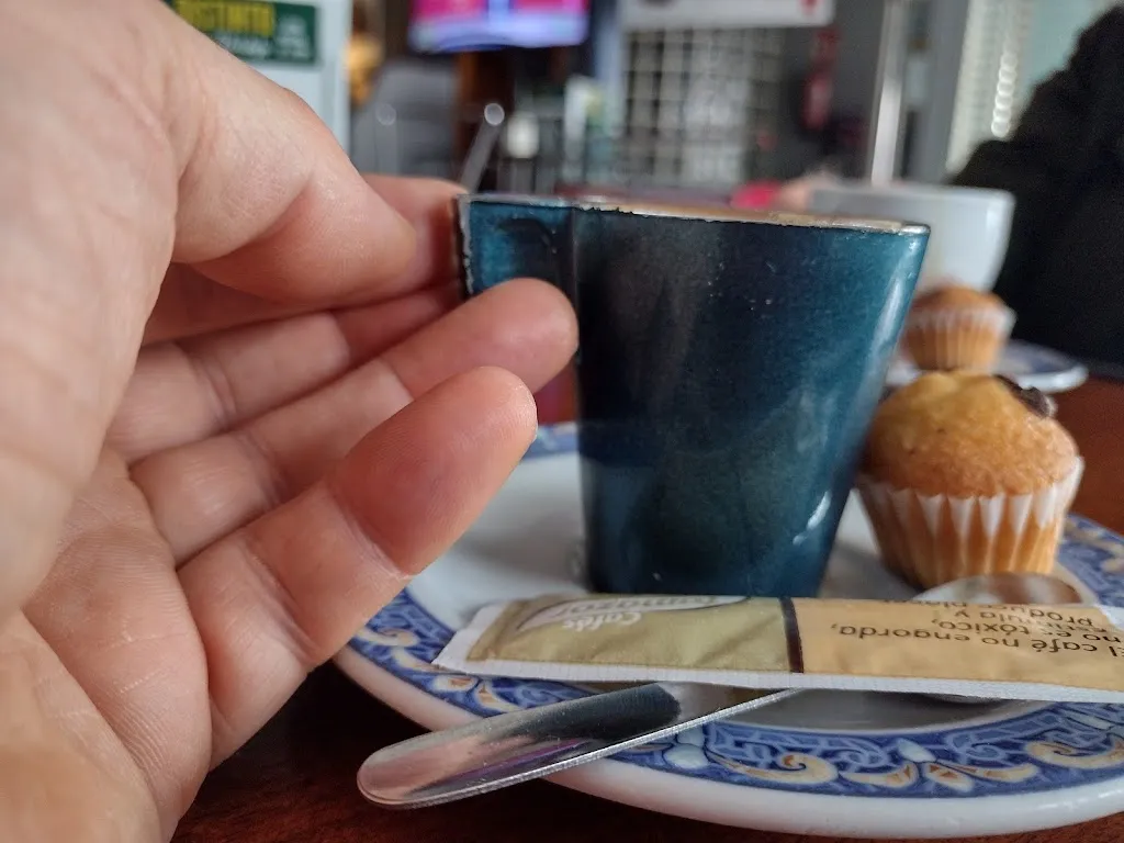 Scot & Sam_Café-Pub Anais_Benamargosa_review