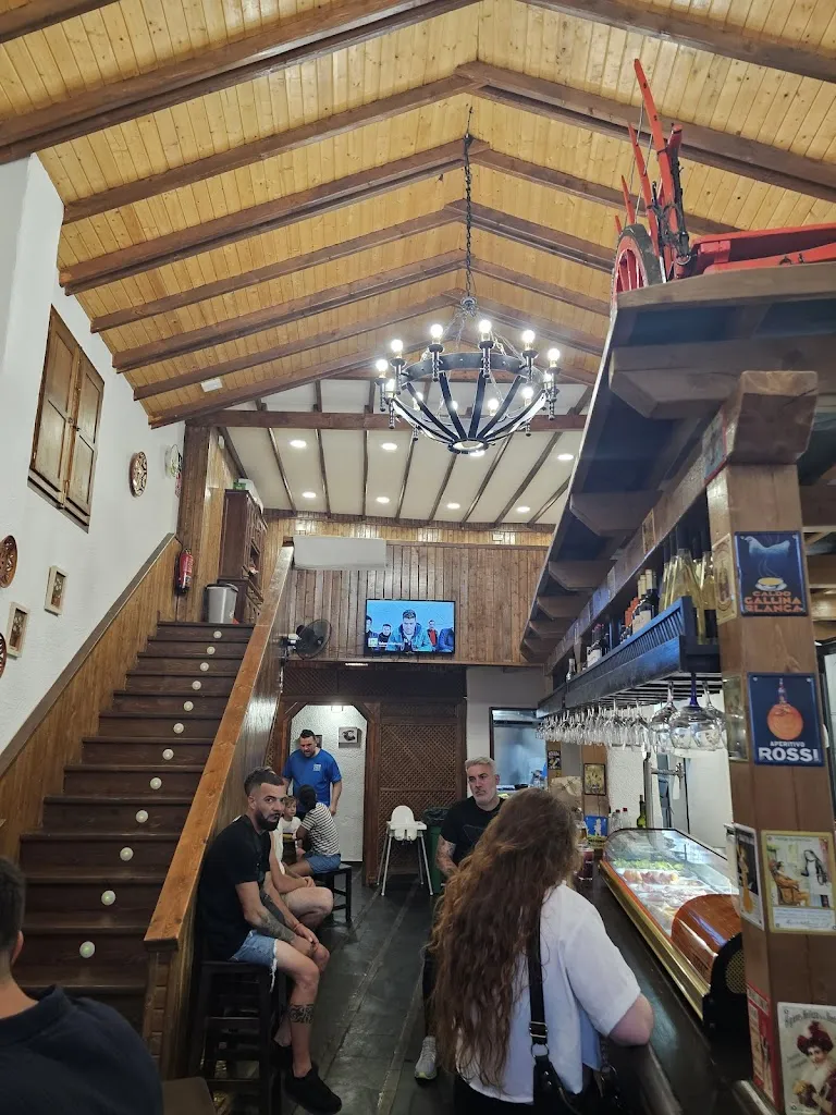 Ron Scott_TABERNA PUERTA DE LA IGLESIA 