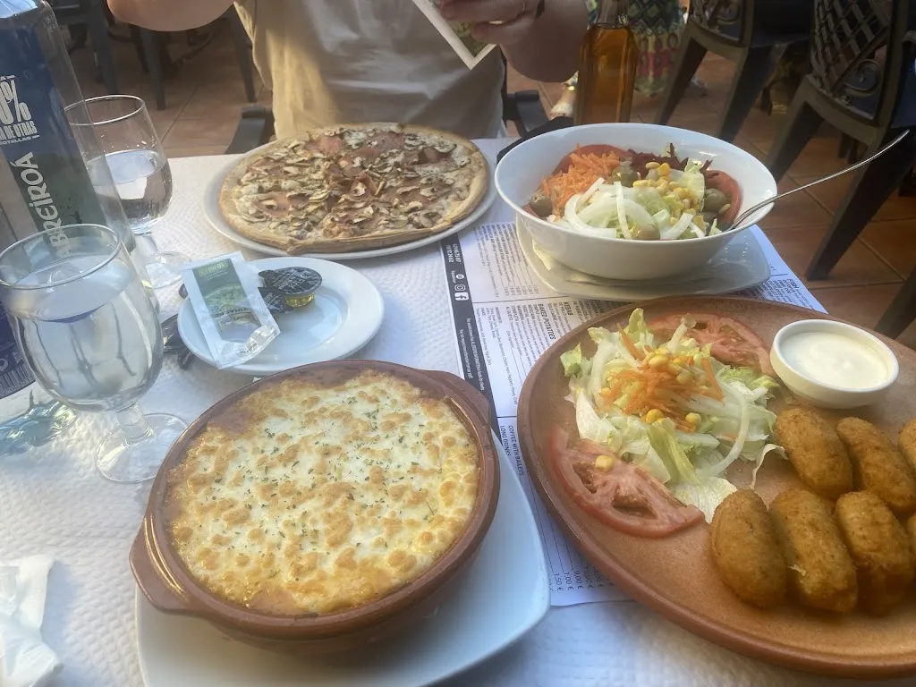 Georgia S_Pizzeria Heladeria La Loma_Benamocarra_review