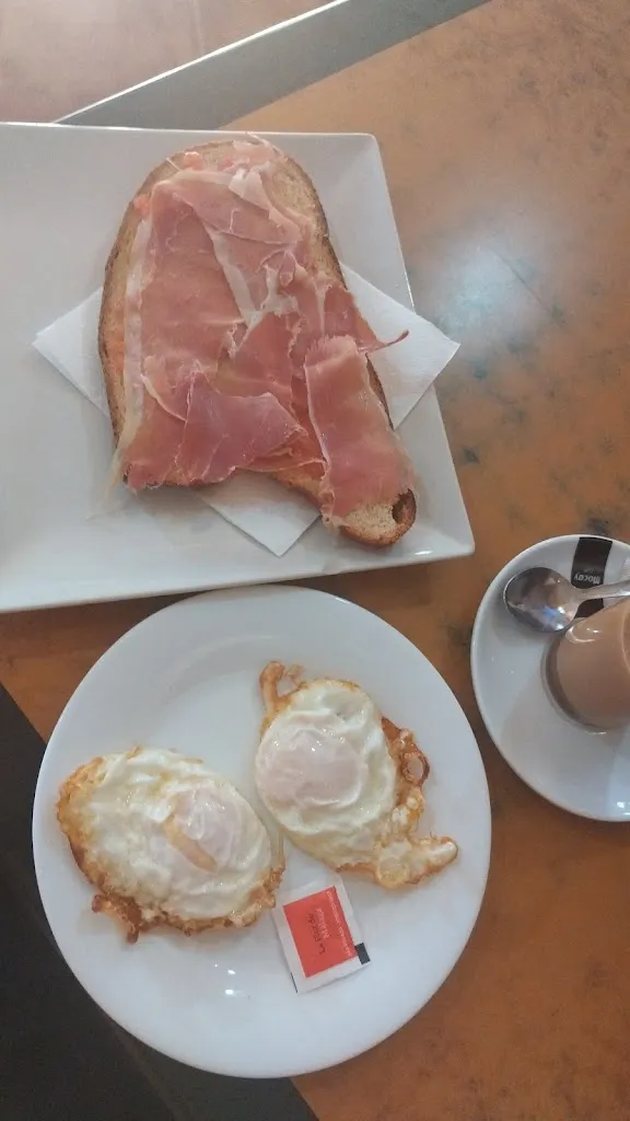 Menu_Bar Guayacán_Benarrabá_image_2