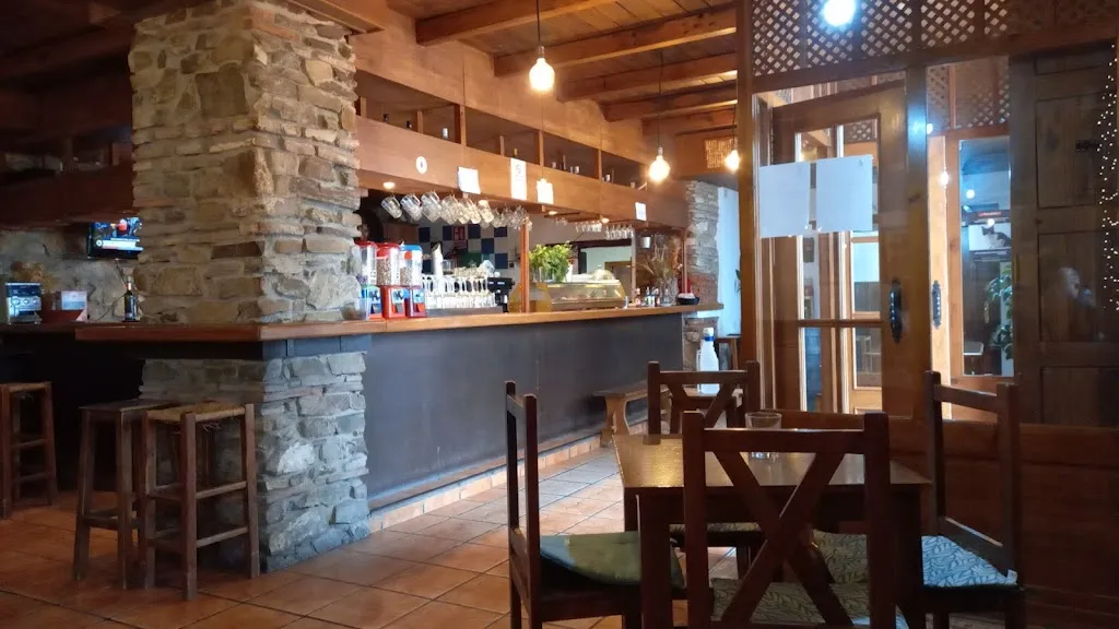 Samuel West_Bar Pub Dami (El Rincocito de Tere)_Benarrabá_review