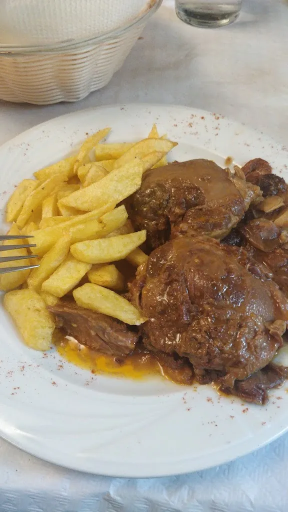 Heather Shuker_Venta de la Cueva del Gato_Benaoján_review