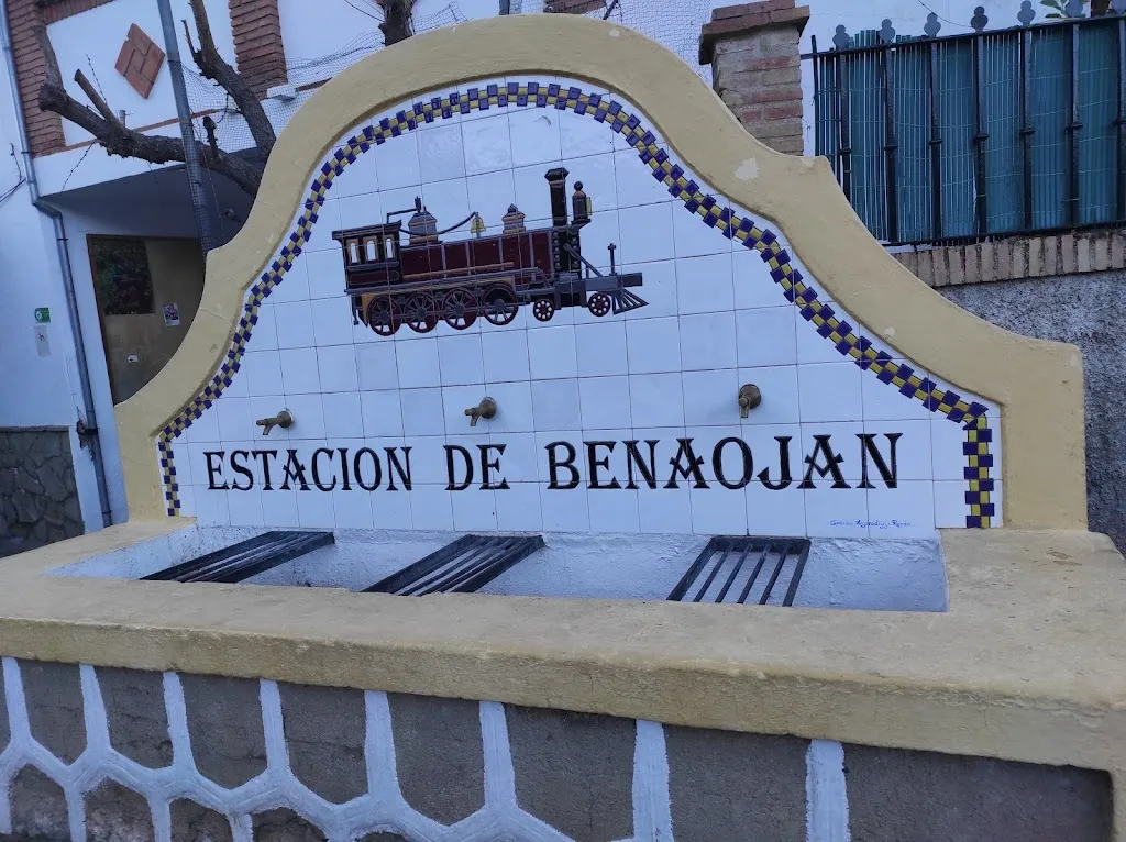 Chelo López Carreño_Estacíon de Benaojan-Montejaque Adif_Benaoján_review