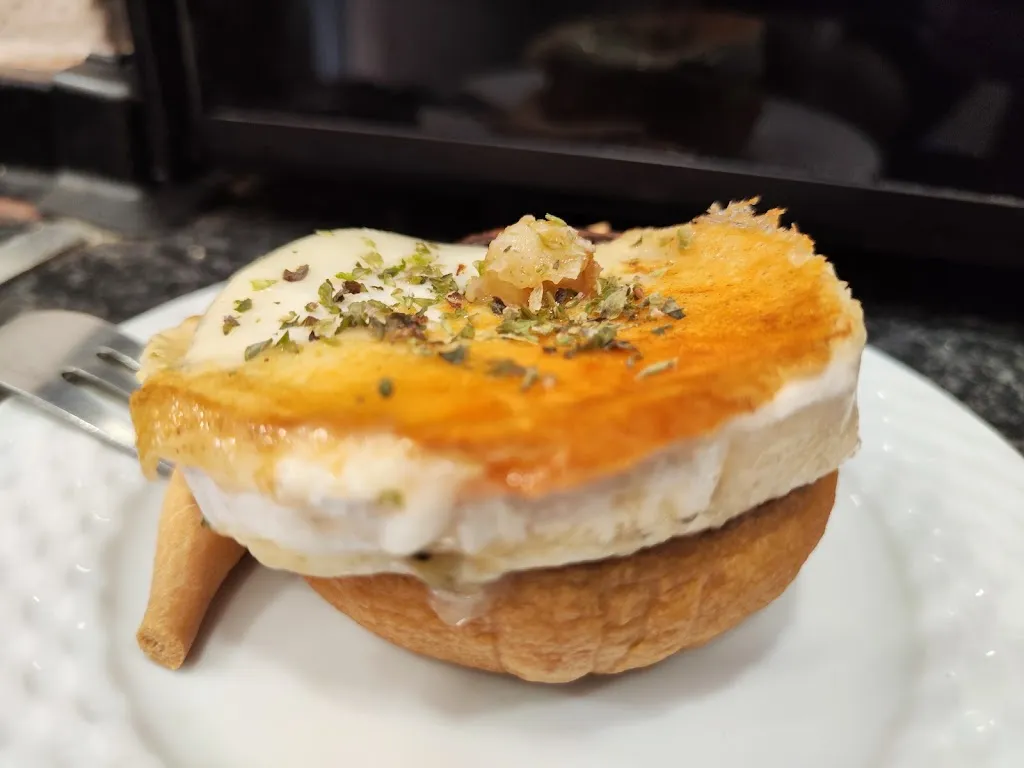 Magdalena Merelo_Bar el encuentro_Benaoján_review