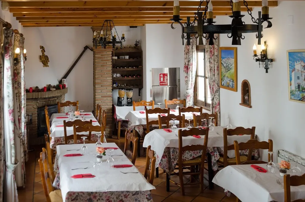 Restaurante La Plaza restaurant in Canillas de Albaida