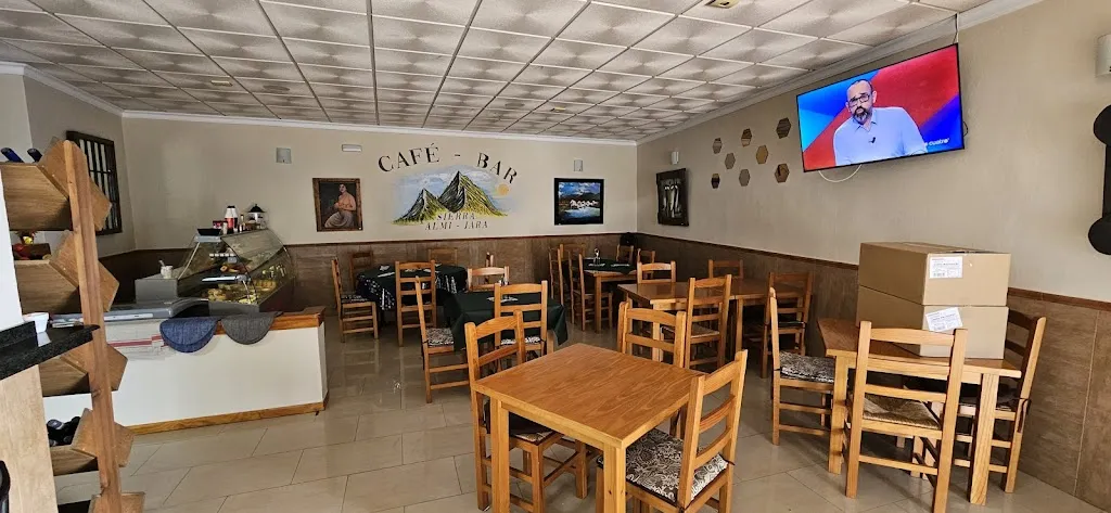 Café- Bar Sierra Almi-Jara restaurant in Canillas de Albaida