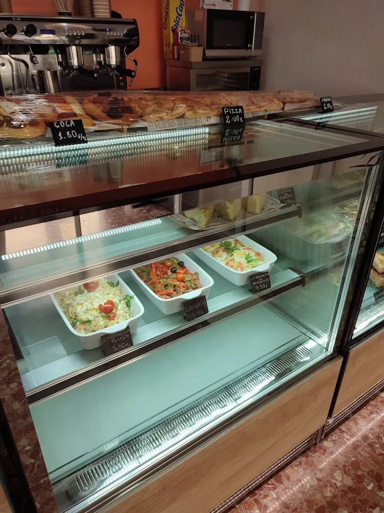 Jackie Knight_Manduc menjars per emportar_Poblets els_review