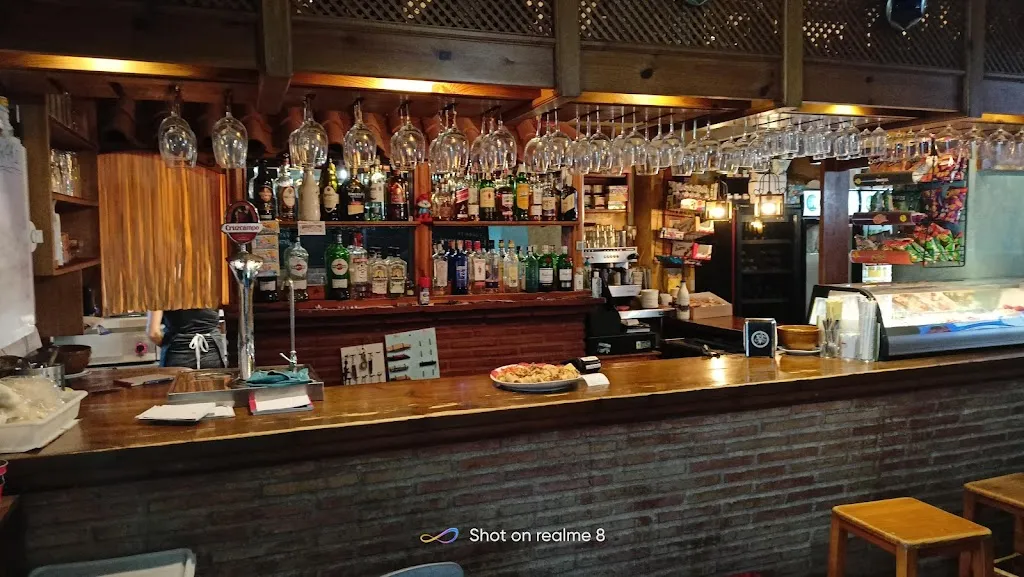 Bar Torricheli restaurant in Cartajima