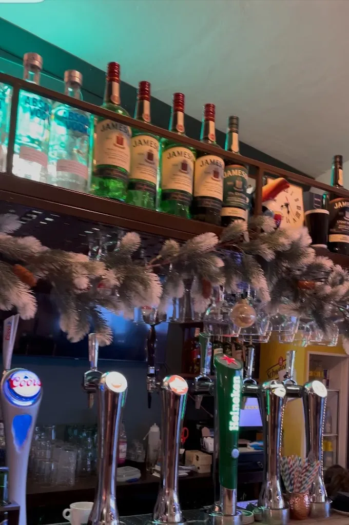 The Irishman Benahavis  part of the Irishman Group Marbella_Benahavís_slider_image_3