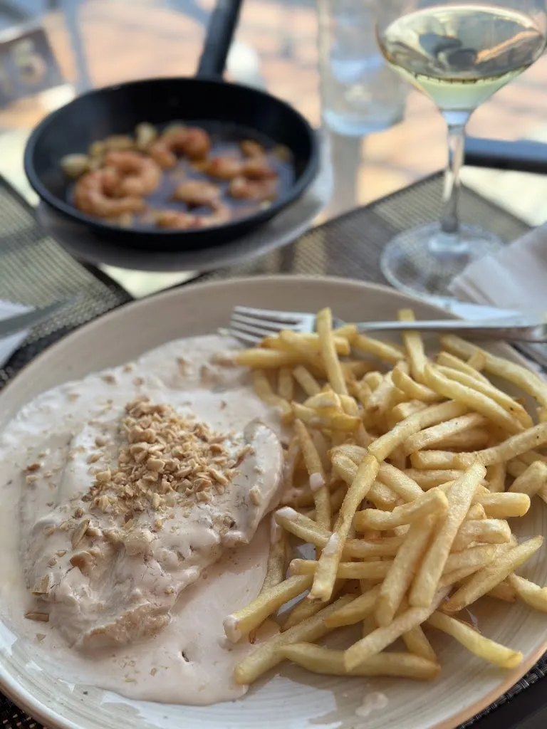 Karina Strazheva_Los Almendros_Benahavís_recensione