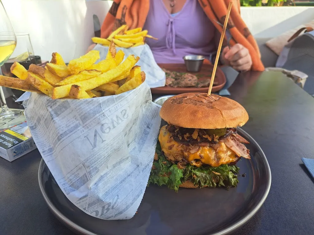 Aly Sadowska_FED Terraza_Coín_review