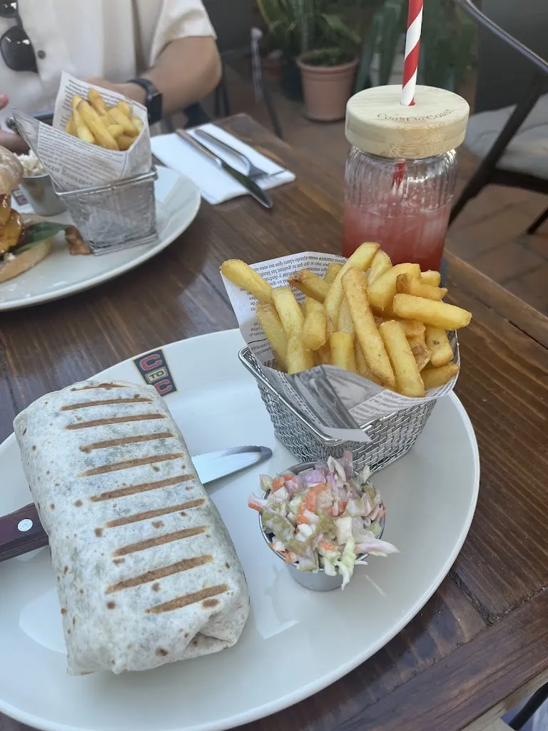 Charlize Leemans_Coast to Coast_Benalmádena_review