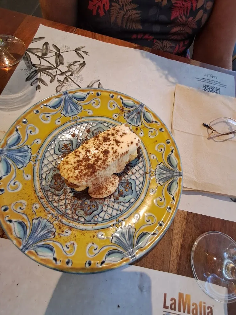 Stephen Boulton_La Mafia se sienta a la mesa_Benalmádena_review