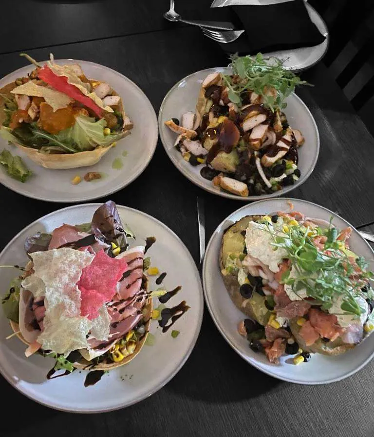 Bistró del oso GRIZZLY_Benalmádena_slider_image_2