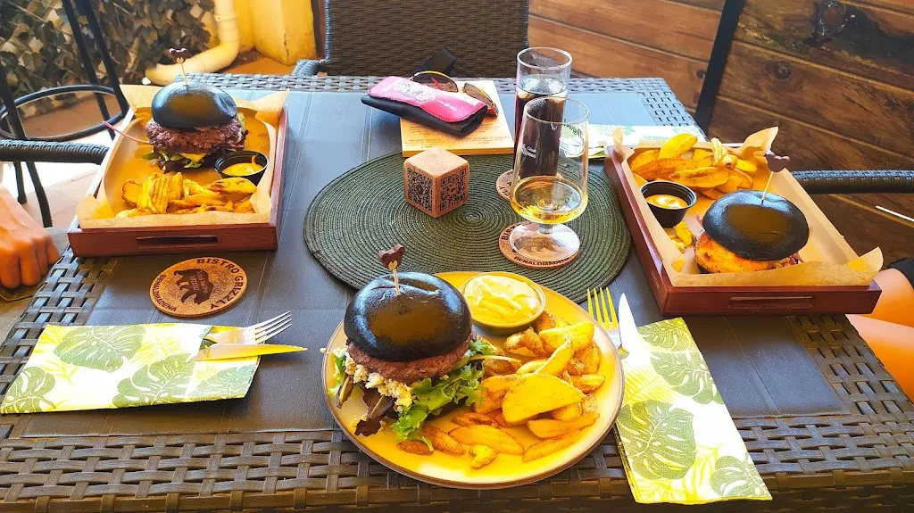 Bistró del oso GRIZZLY_Benalmádena_slider_image_3