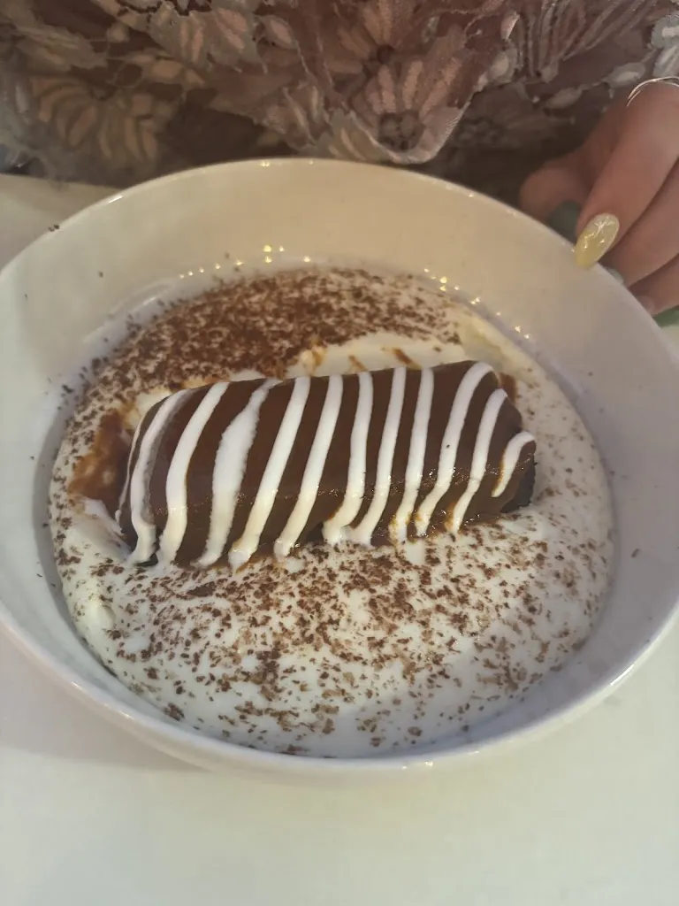 Conrad Montgomery_Hotel-Restaurante Verde Oliva_Comares_review