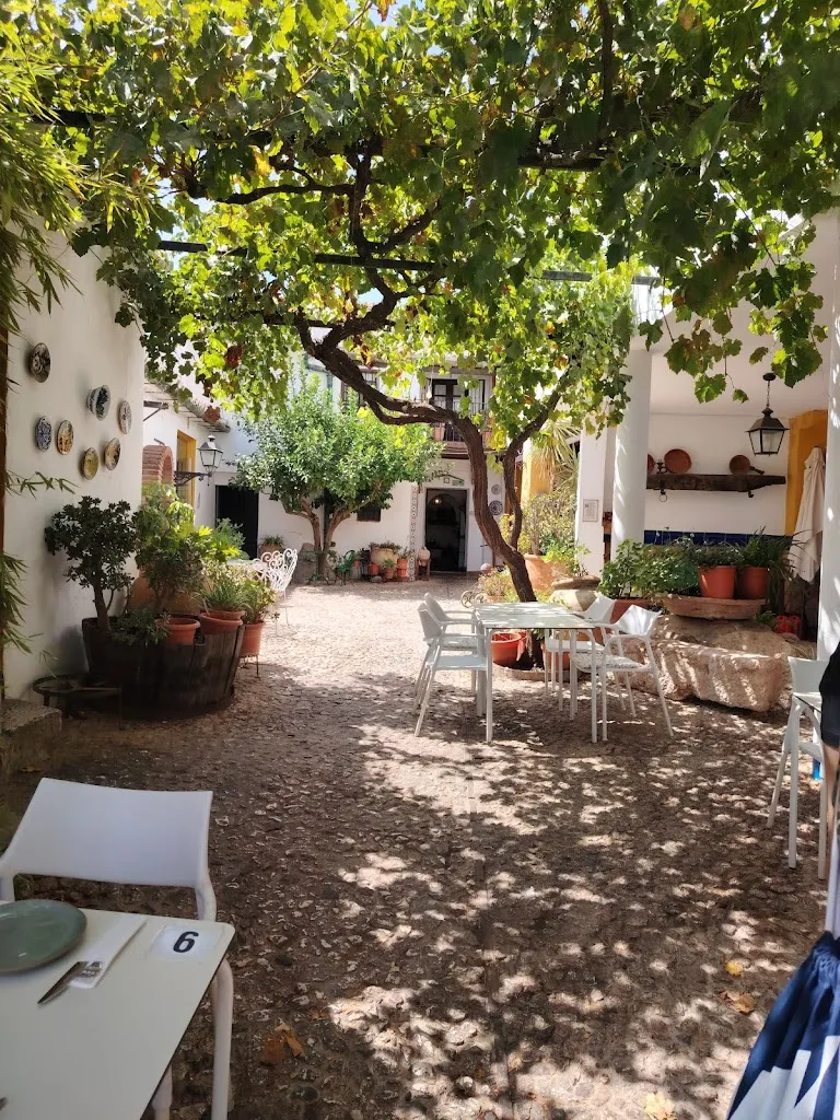 Hotel-Restaurante Verde Oliva_Comares_slider_image_3