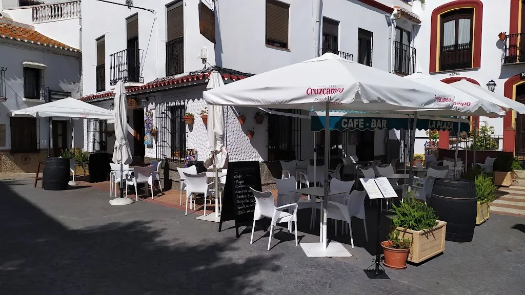 Bar La Plaza restaurant in Comares