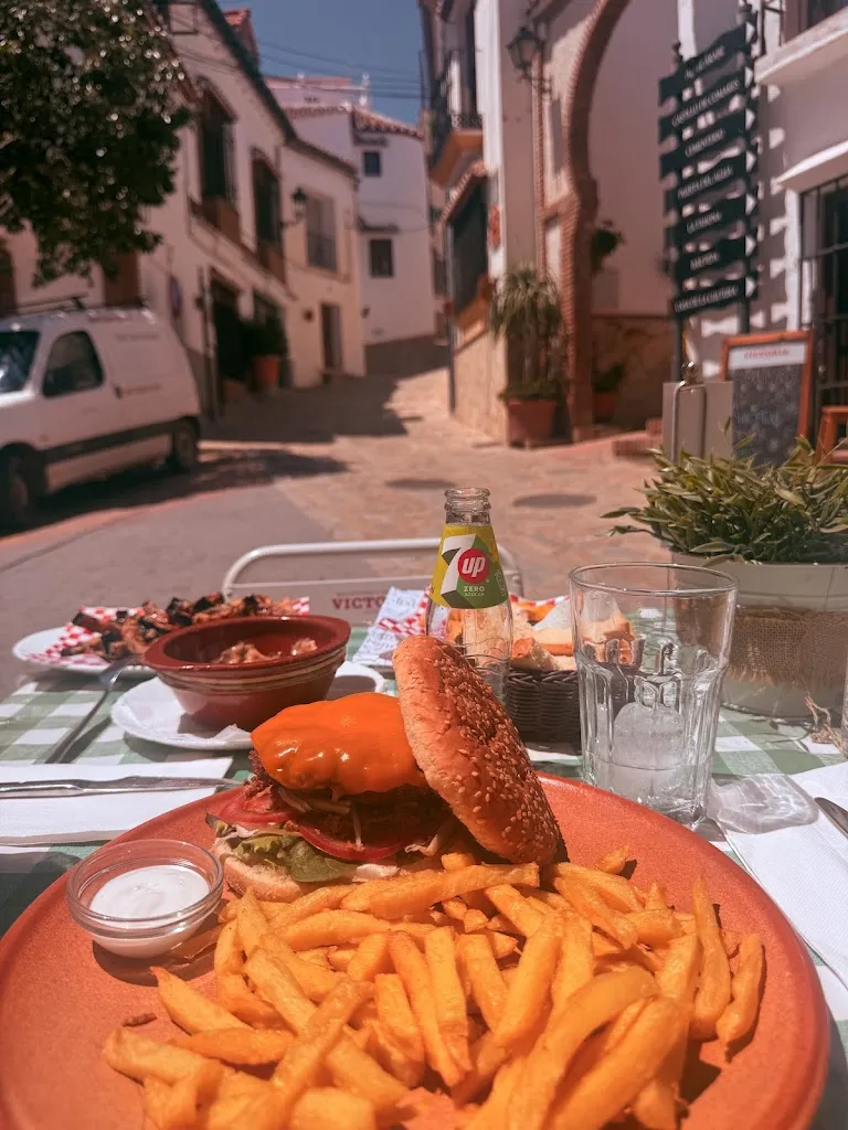 Bar La Plaza_Comares_slider_image_3