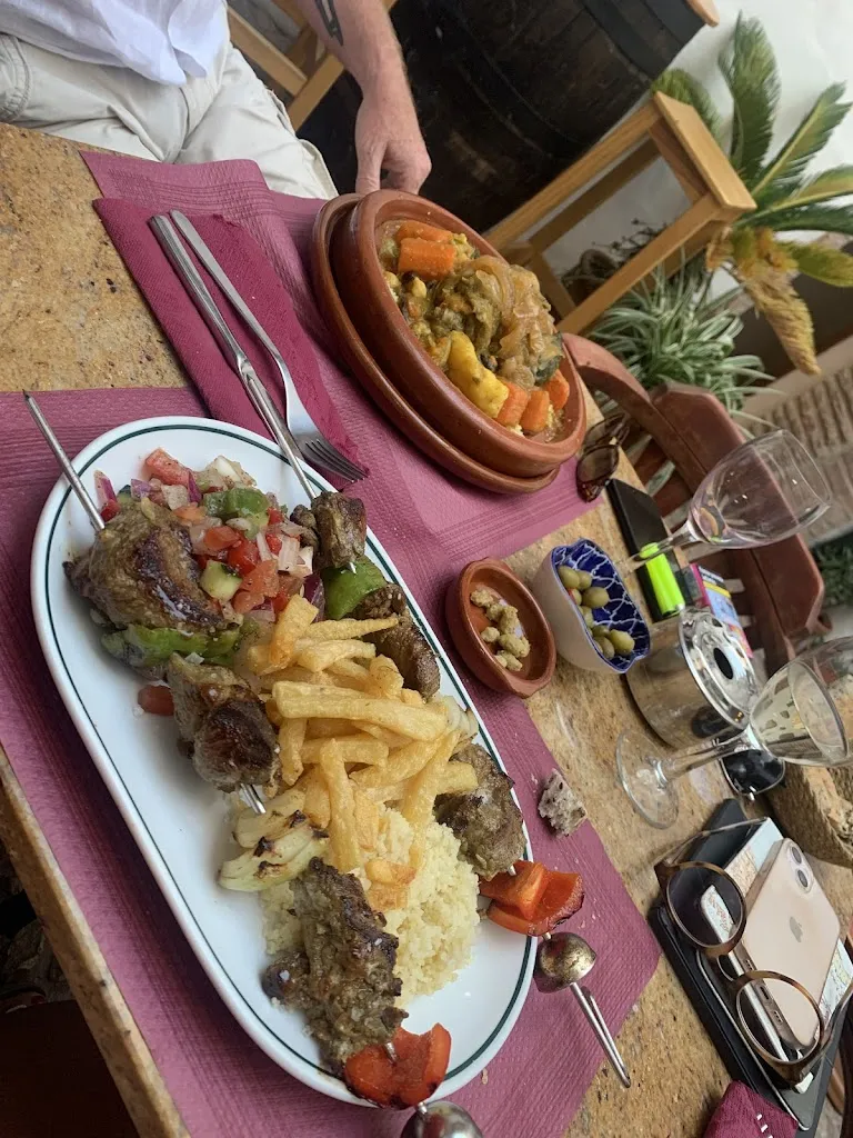 Bieke Verhelpen_Robert's Restaurante_Comares_review