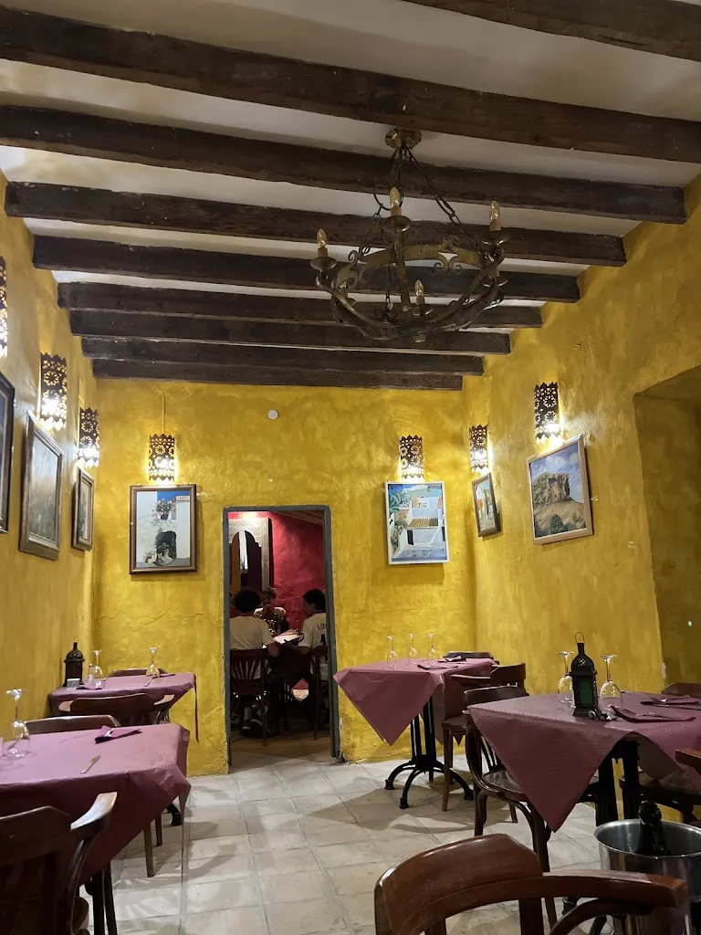 Robert's Restaurante restaurant in Comares