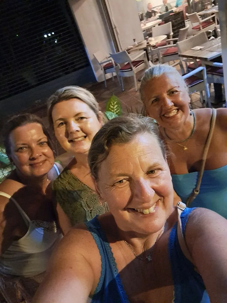 mimi shea_Restaurante La Perla_Mutxamel_review