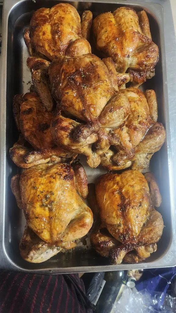 Asador de pollo y comidas para llevar.Rincon Casero_Casabermeja_slider_image_3