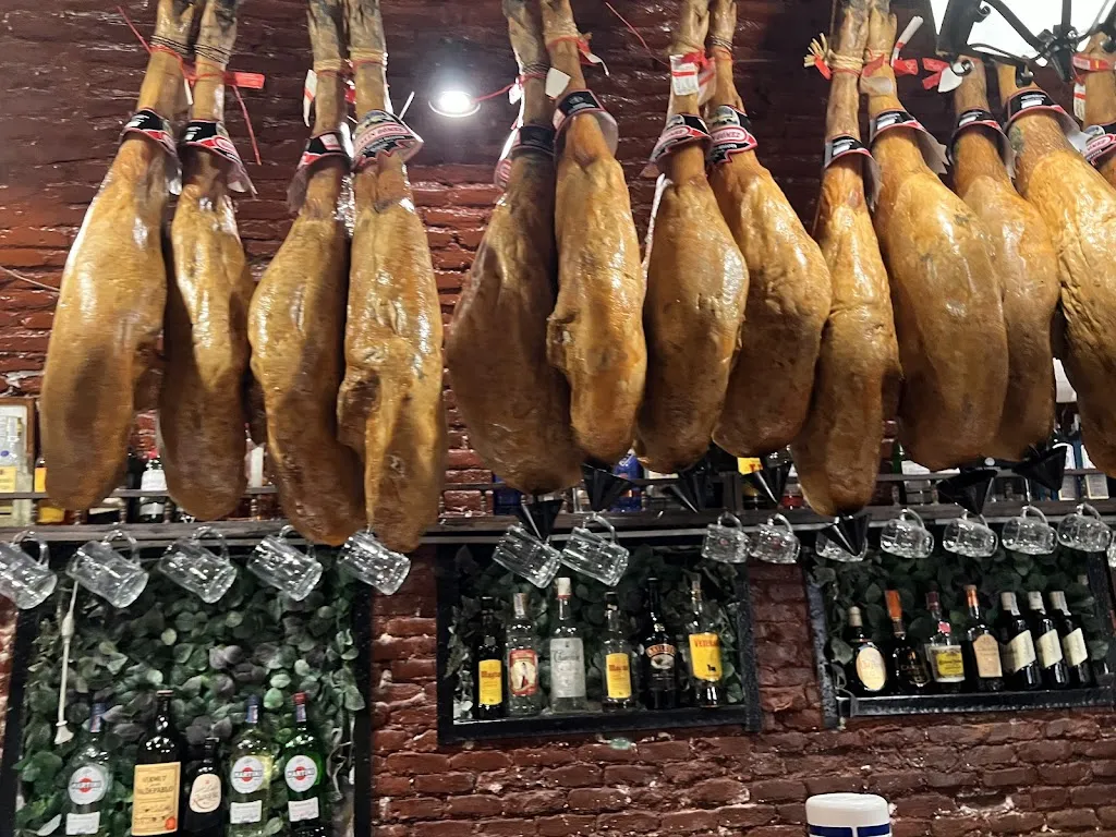 Menu_Las Cuevas del Duque_Cuevas Bajas_image_7