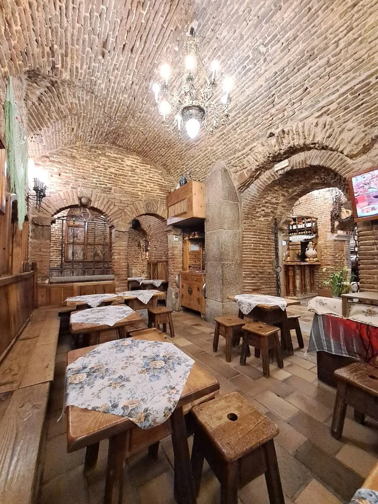 Mesón Rincón de la Cava_Cuevas Bajas_slider_image_1