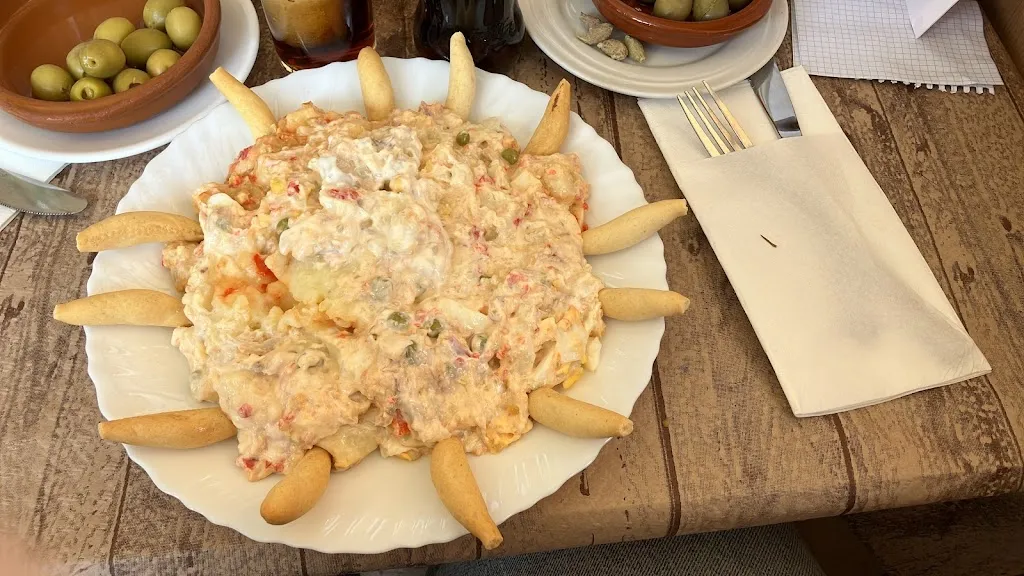 Ana Belén Alcobet Tejero_Bar-Restaurante Morana_Cuevas de San Marcos_review