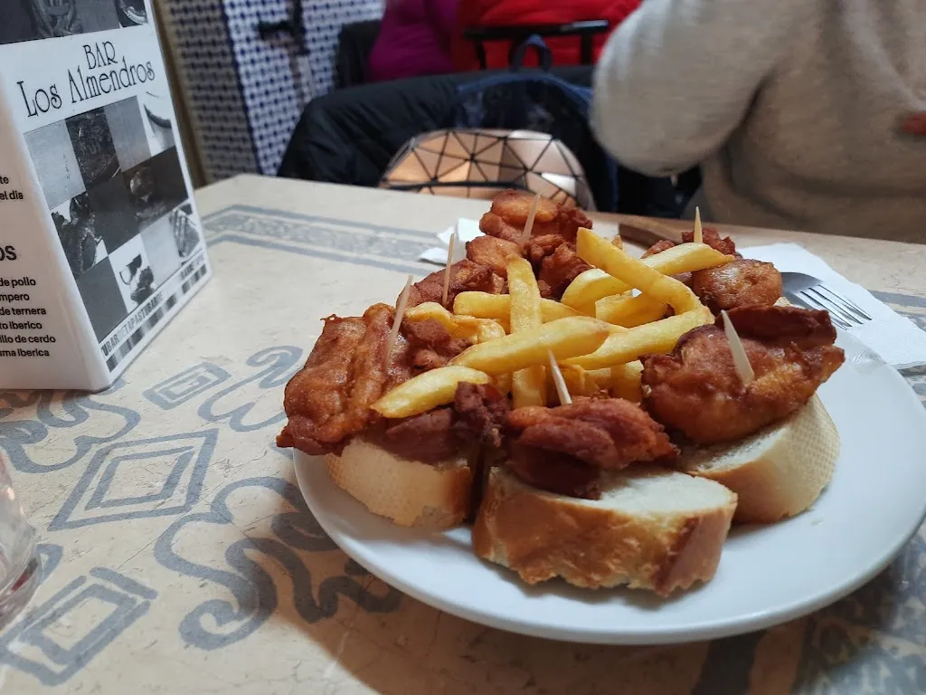 Bar Los Almendros_Cuevas de San Marcos_slider_image_3