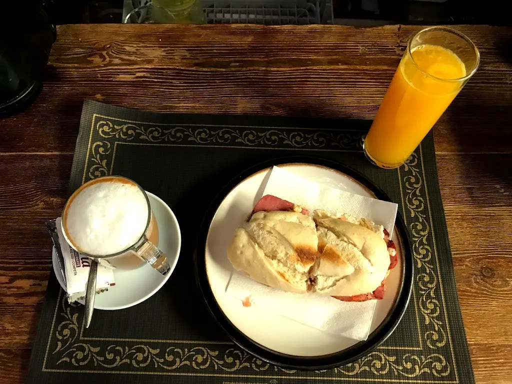 La Tapería_Cómpeta_slider_image_3