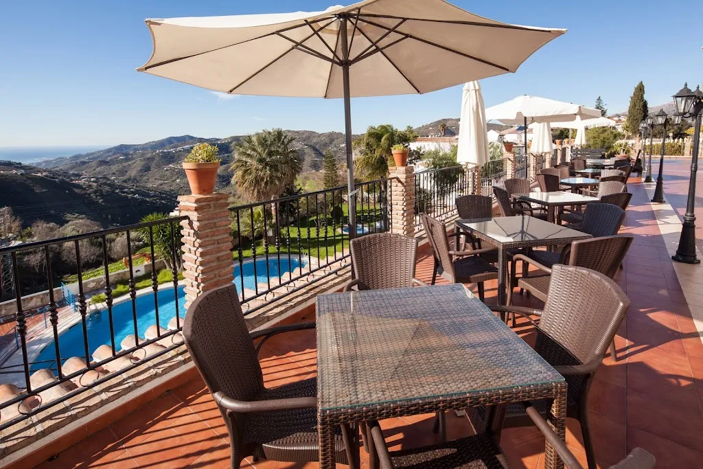 HOTEL Y BUNGALOWS BALCON DE CÓMPETA restaurant in Cómpeta