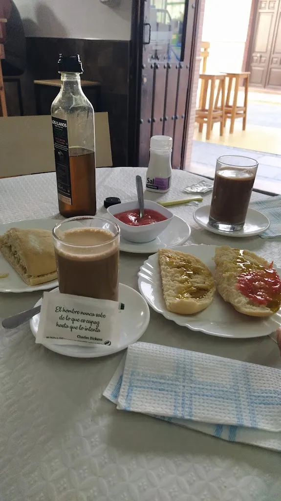 Menu_bar pedro_Cuevas del Becerro_image_2