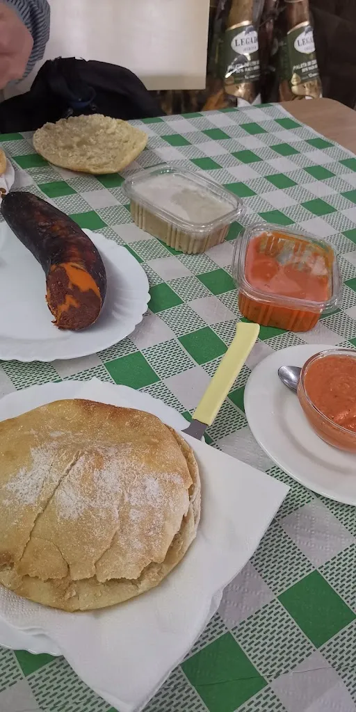 Menu_bar pedro_Cuevas del Becerro_image_8