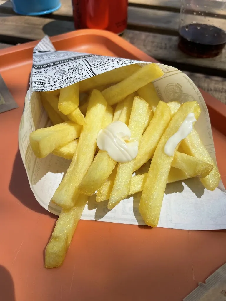 Daniela Pucciarelli_AROMAS DEL TIZON_Cuevas del Becerro_review