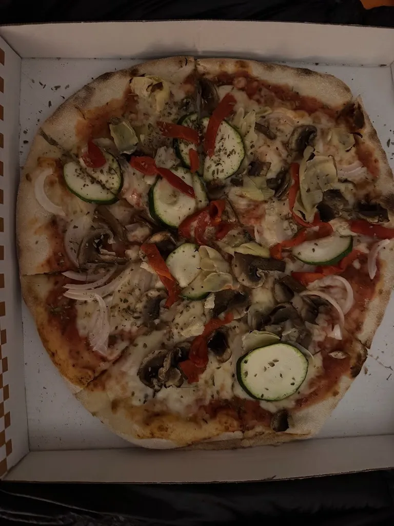 Mark Jonkers_Pizzeria Picasso_Cuevas del Becerro_review