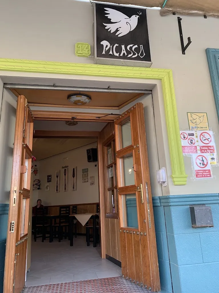 Soroush K_Pizzeria Picasso_Cuevas del Becerro_review