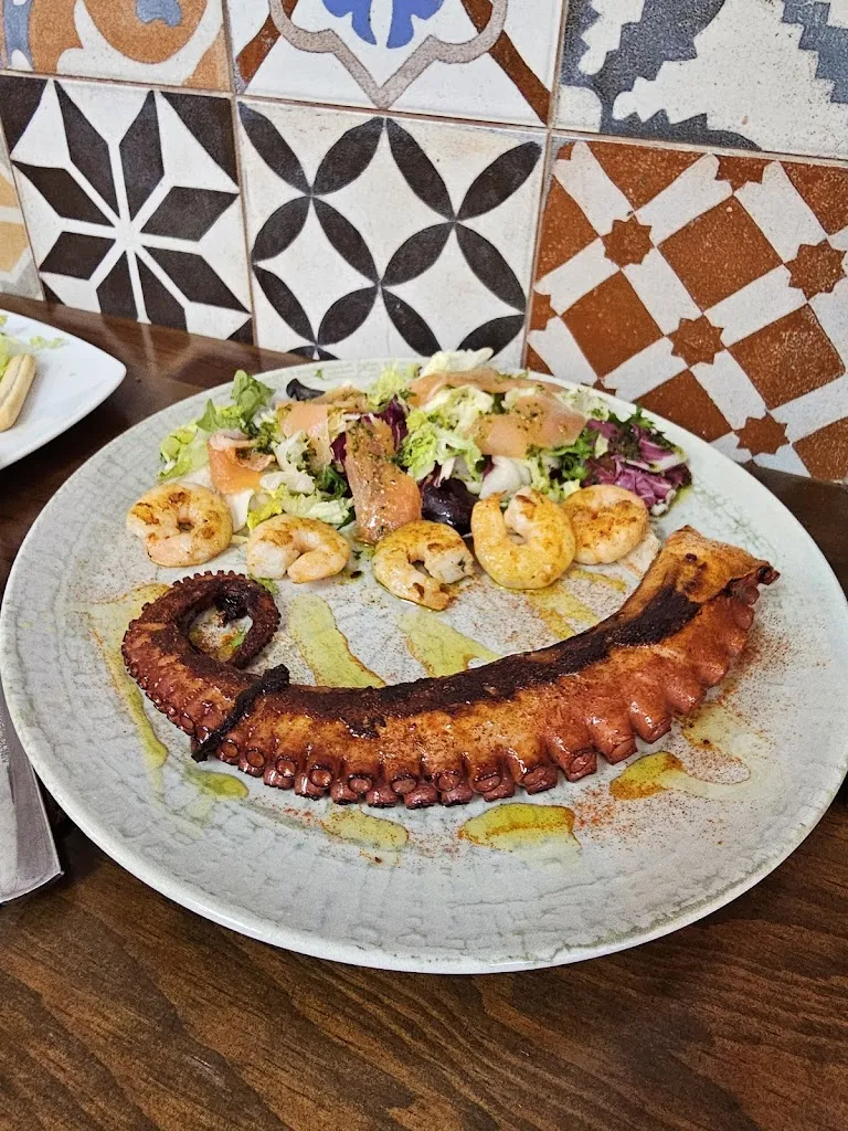 Juan Pedro Mendoza Gallego_Taberna La Alegría_Cuevas del Becerro_review