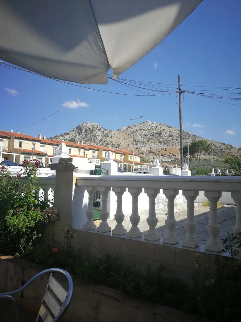 rowan profitt_Mesón Pelayo_Cuevas del Becerro_review