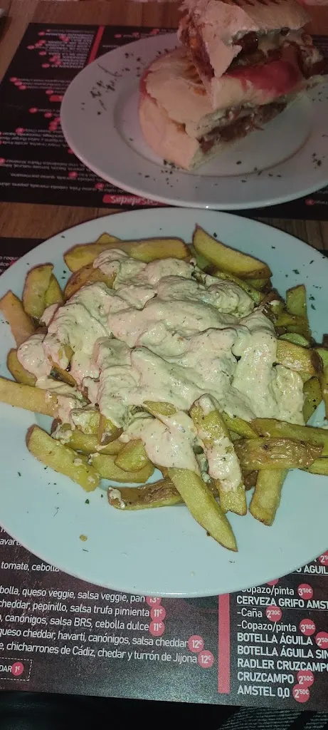 Amanda_Burger Rock Station_Cártama_review