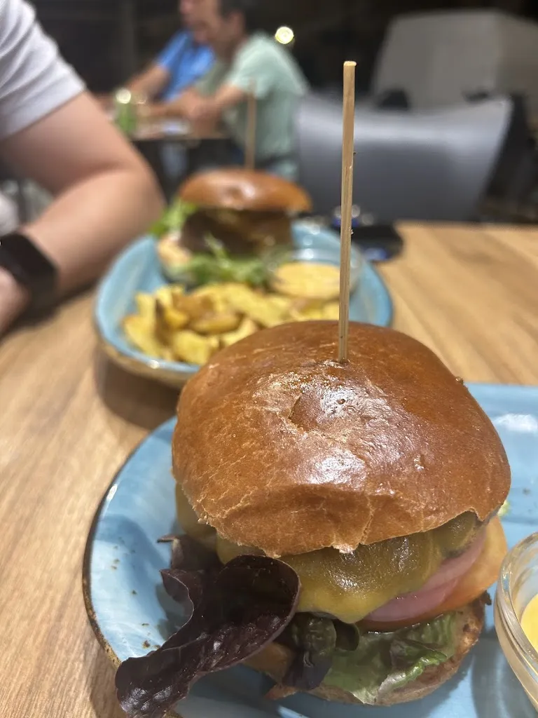 Burger Rock Station_Cártama_slider_image_2