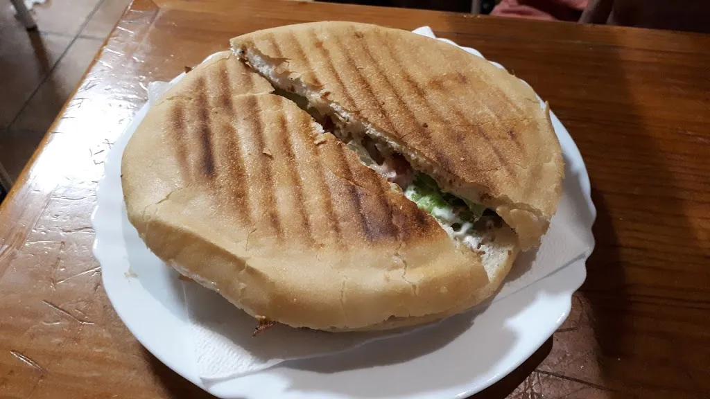 Menu_Hamburgueseria Cynthia_Cártama_image_2