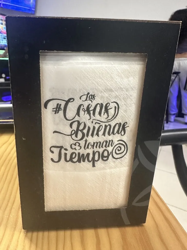 Noelia Diez_Bar Rosa_Mutxamel_review