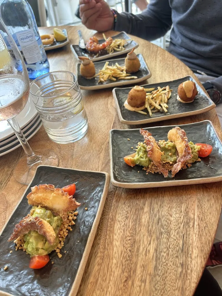 Karolina Bilkova_Tapas Diez_Estepona_review
