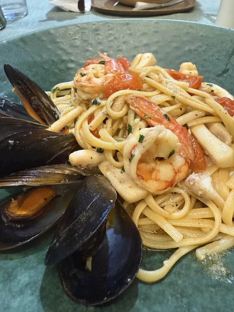 Alexander Ospino Munter_Pavarotti Italian Cuisine_Estepona_review